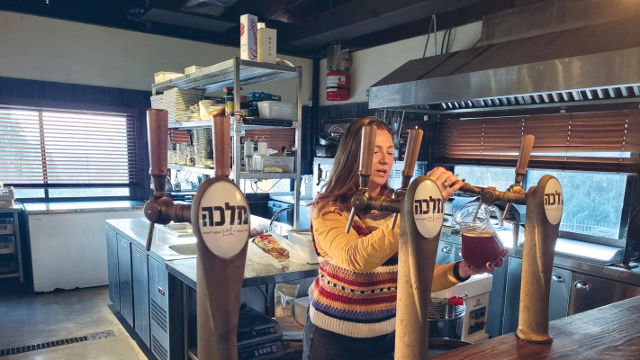 ''סלון מלכה'' (צילום: עומר הרפז)