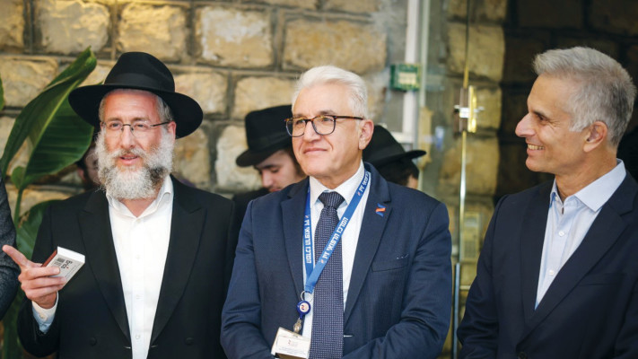 שלומי טחן, פרופ' סלמאן זרקא, הרב מרדכי ביסטריצקי (צילום: דימה מייזליס)