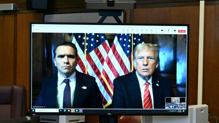 נשיא ארה''ב הנבחר דונלד טראמפ עו''ד שלו טוד בלאנש, עומד בפני גזר דין בפרשת ''דמי השתיקה''