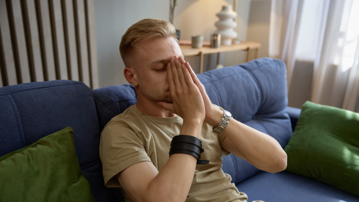 איך תוכלו לזהות מישהו עם פוסט טראומה?