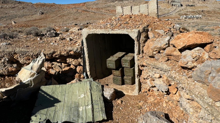 אמצעי הלחימה שהוחרמו בסוריה (צילום: דובר צה''ל)