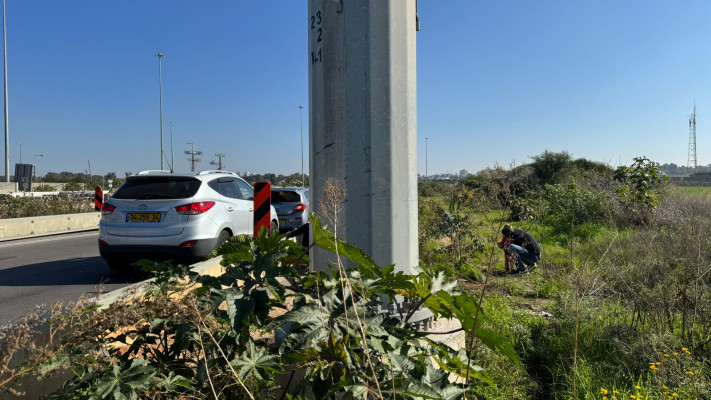 אנשים תופסים מחסה באזעקות