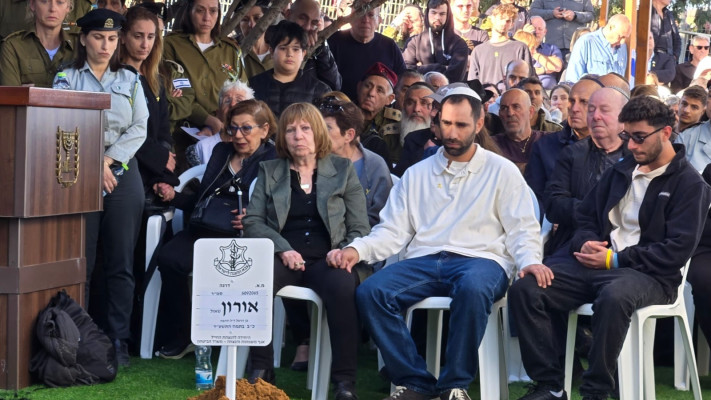 משפחתו של אורון שאול ז''ל (צילום: שלומי גבאי)