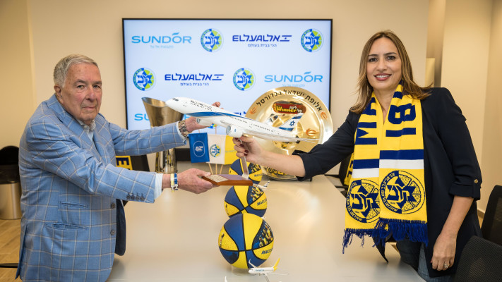 דינה בן טל גננסיה עם שמעון מזרחי (צילום: ספי מגריזו, מכבי ת''א)