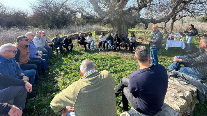 החקלאים הפועלים לשיקום הענפים בצפון