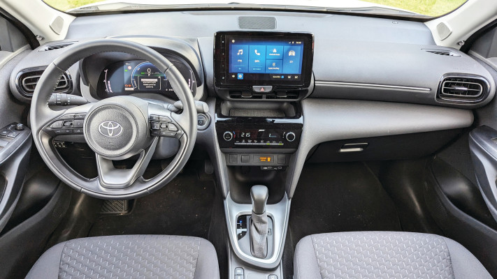 טויוטה יאריס קרוס 