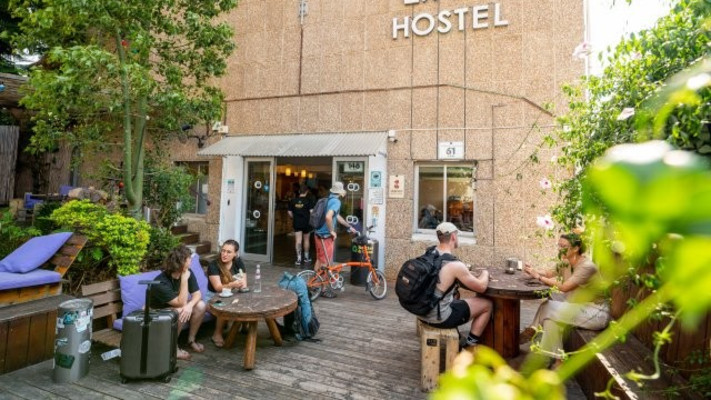 אברהם הוסטל תל אביב