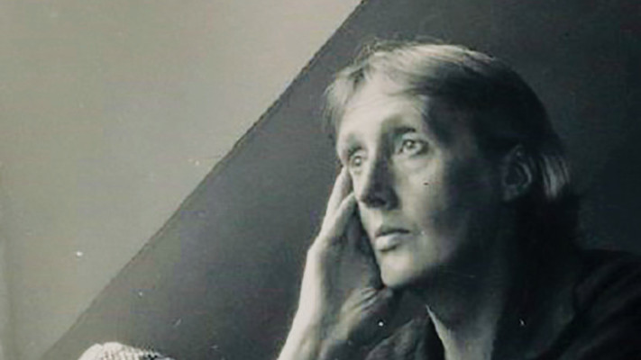 ''מחשבות על שלום בשעת תקיפה אווירית'' מאת וירג'יניה וולף בהוצאת פרדס