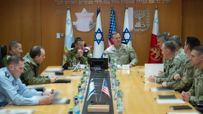 מפקד פיקוד המרכז של צבא ארה''ב והרמטכ''ל הרצי הלוי (צילום: דובר צה''ל)