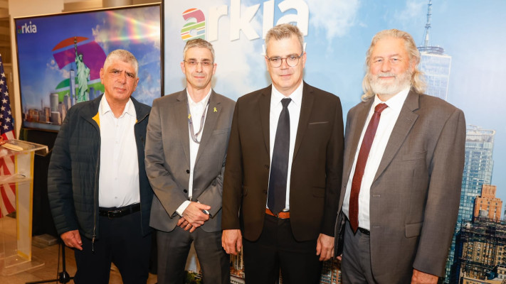 לארי ממט, עוז ברלוביץ', שרון קדמי ושמואל זכאי  (צילום: ערן לם)