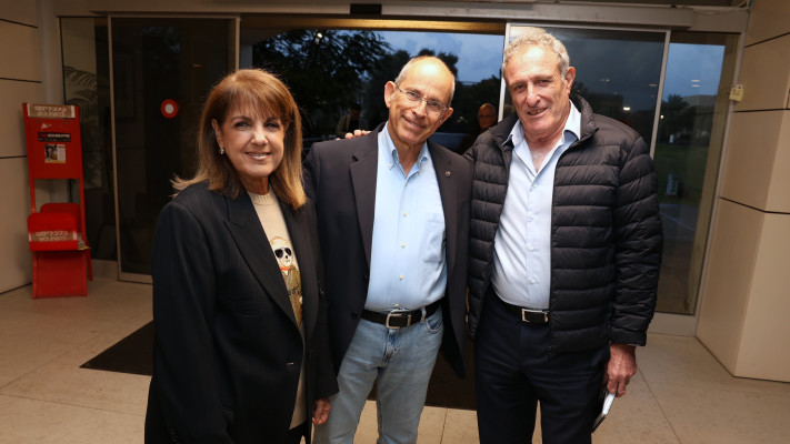 ראובן קרופיק, משה צבירן וליאורה עופר (צילום: חן גלילי)