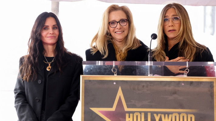 ג’ניפר אניסטון, ליסה קודרו, קורטני קוקס (צילום: רויטרס)