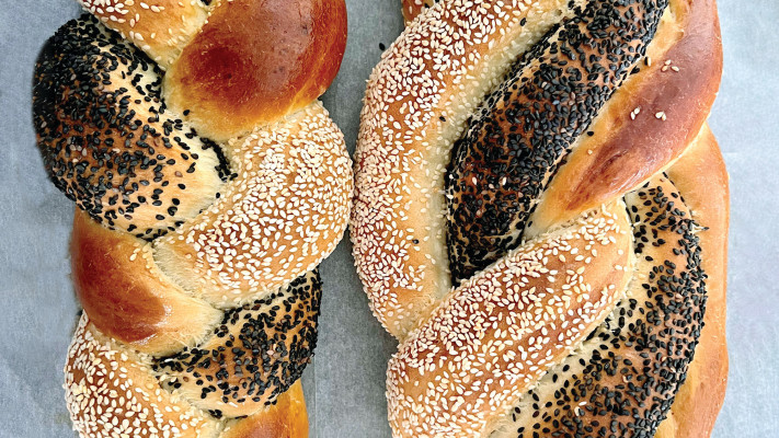 חלת שומשום (צילום: פסקל פרץ-רובין)