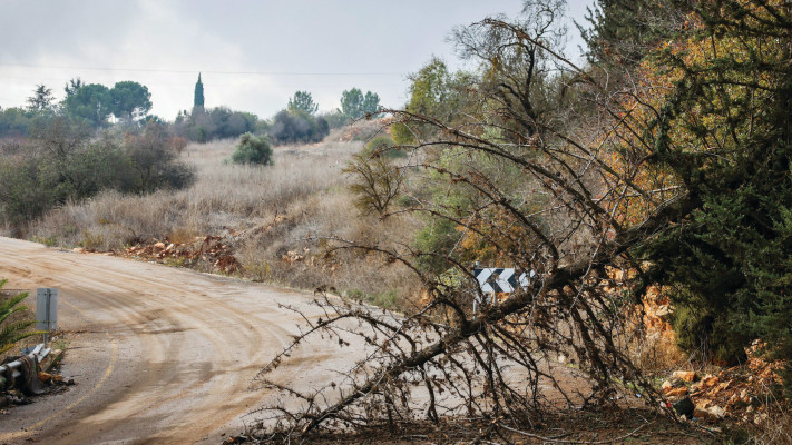 נזק לכביש בצפון