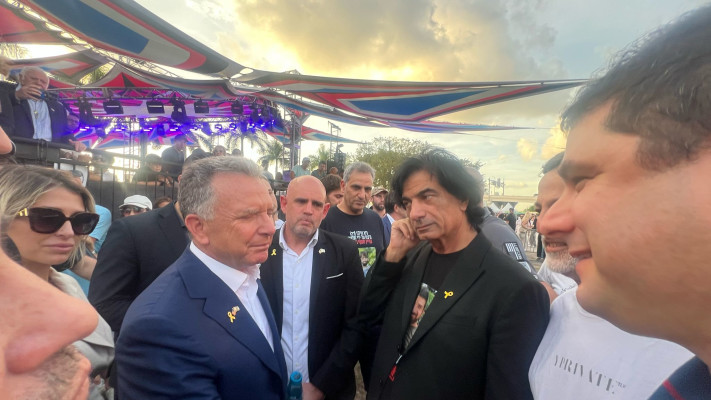 סטיב ויטקוף במיצג נובה 06:29 (צילום: איילת ריימונד,כושר ברבי)