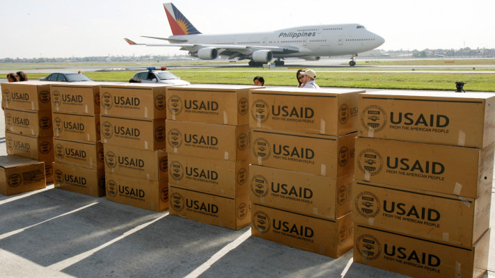 ארגזים של USAID (צילום: רויטרס)