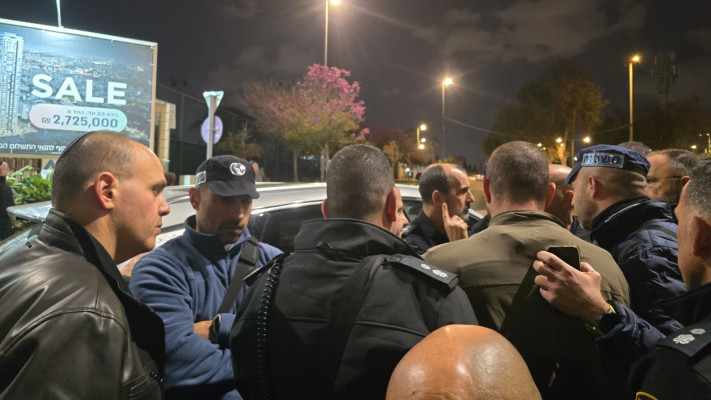 מפכ''ל המשטרה בזירת ניסיון הפיגוע בבת ים  (צילום: שימוש לפי סעיף 27א')