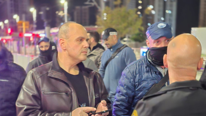 ראש עיריית בת ים ברוט (צילום: אבשלום ששוני)