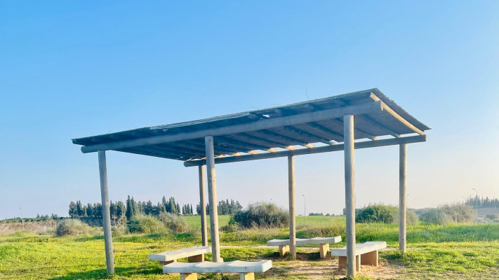 פינה מוצלת, פארק יעף (צילום: יח''צ לב השרון)