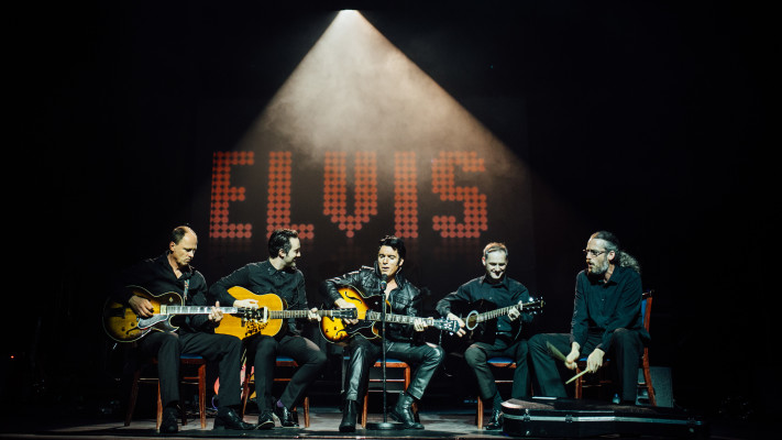 מופע המחווה המצליח לאלביס פרסלי ''One Night Of Elvis'' (צילום: אלון יוריק הפקות)