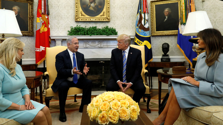דונלד טראמפ, בנימין נתניהו, שרה נתניהו, מלניה טראמפ (צילום: REUTERS/Kevin Lamarque)