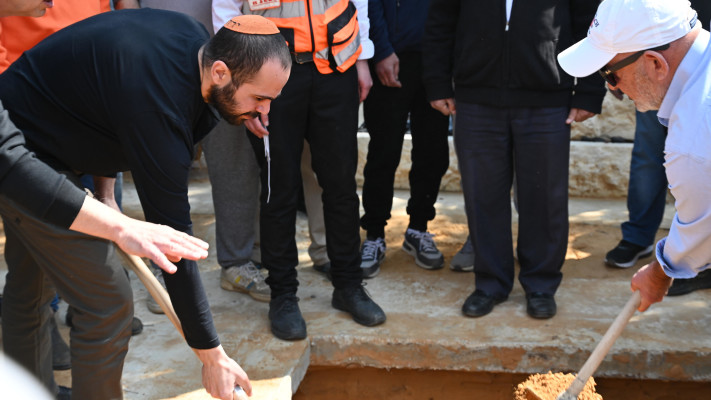 ירדן ביבס. ההלוויה של שירי, אריאל וכפיר ביבס (צילום: איתן אונר)