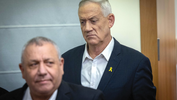 בני גנץ וגדי איזנקוט (צילום: חיים גולדברג, פלאש 90)