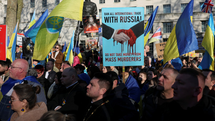 הפגנה מחוץ לפגישת המנהיגים האירופים 