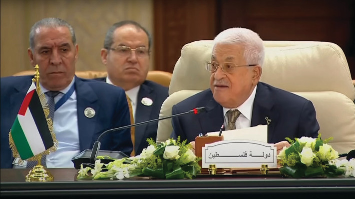 אבו מאזן נואם בוועידת הפסגה של הליגה הערבית בקהיר