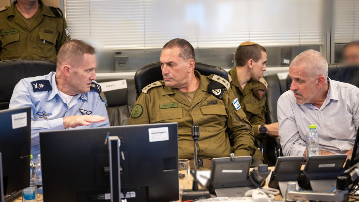 רונן בר, אייל זמיר, תומר בר (צילום: דובר צה''ל)