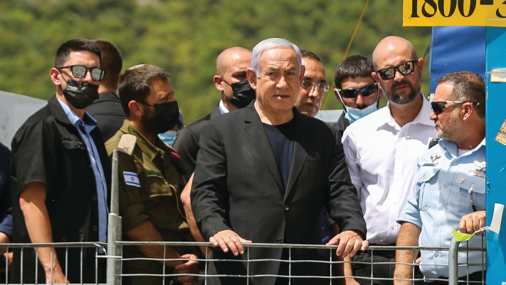 נתניהו בזירת אסון מירון (צילום: דוד כהן, פלאש 90)