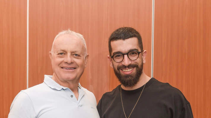 חנן בן ארי ותמיר גורן  (צילום: יוסי וקנין)
