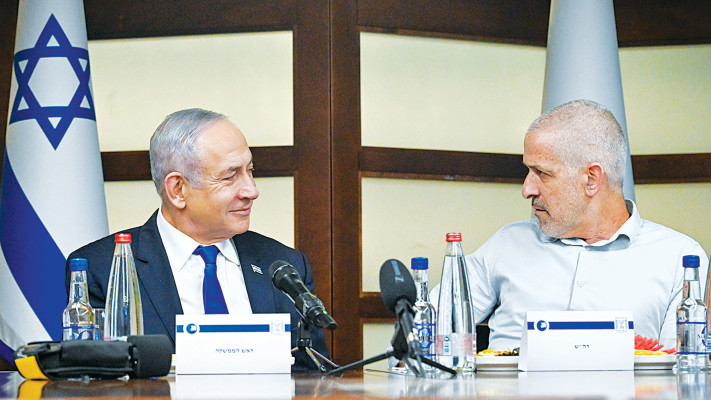 רונן בר ובנימין נתניהו אפריל 2024 (צילום: קובי גדעון לע''מ)