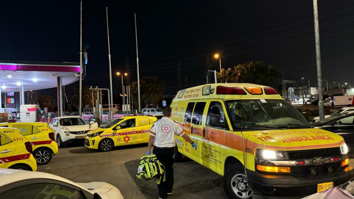 זירת האירוע בחולון (צילום: תיעוד מבצעי מד''א)