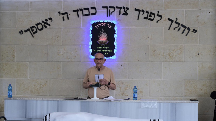 הלוויתו של אביגדור יצחקי (צילום: אבשלום ששוני)