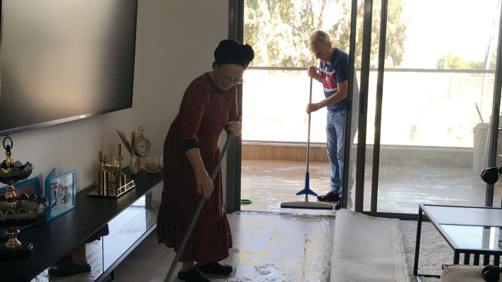 ניקוי בתי מפונים (צילום: פרטי)