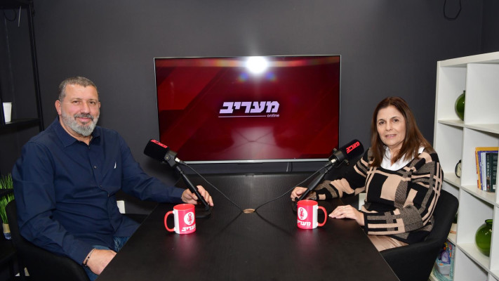 אלון חכמון ועו''ד ציונה מועלם (צילום: אבשלום ששוני)