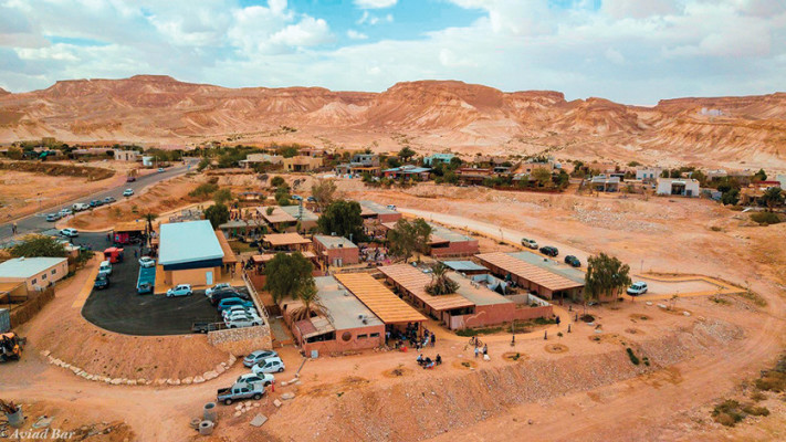 כפר האמנים בצוקים (צילום: אביעד בר)