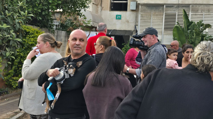 הפגנה בפ''ת בעקבות סרטון ההתעללות בכלב