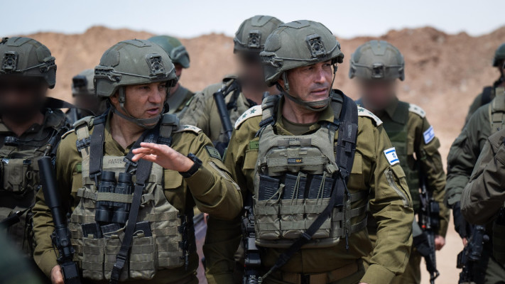 הרמטכ״ל אייל זמיר בהערכת מצב וסיור שטח בשג׳עייה (צילום: דובר צה''ל)