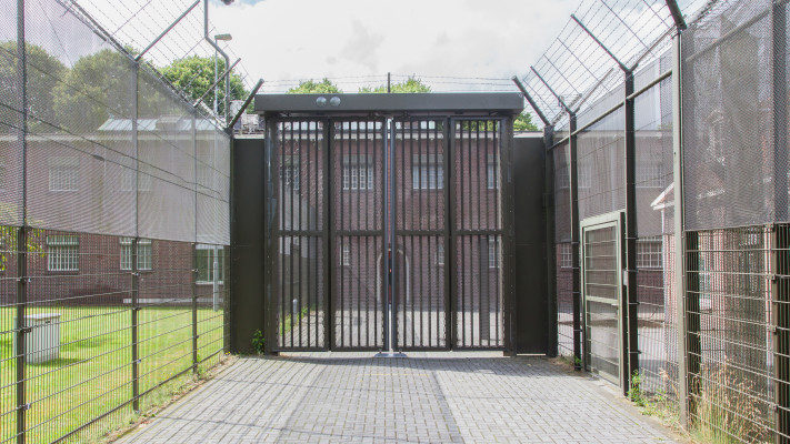 כלא, אילוסטרציה