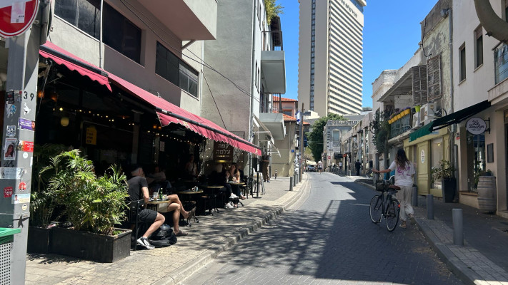 רחוב שבזי תל אביב (צילום: מאיה כהן)