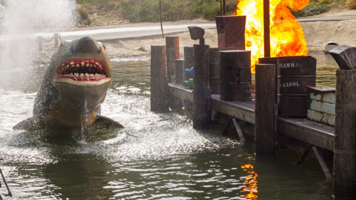 מתקן ''מלתעות'' בפארק יוניברסל. 10 הרוגים בשנה