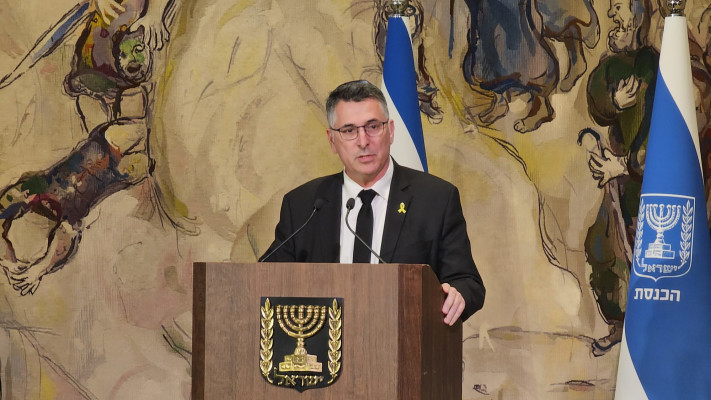 גדעון סער במשכן הכנסת (צילום: אברהם בלוך)