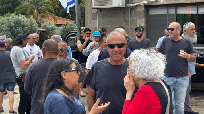 מפגן התמיכה במאבק בפרוטקשן ביבניאל (צילום: ארגון ''עד כאן'')