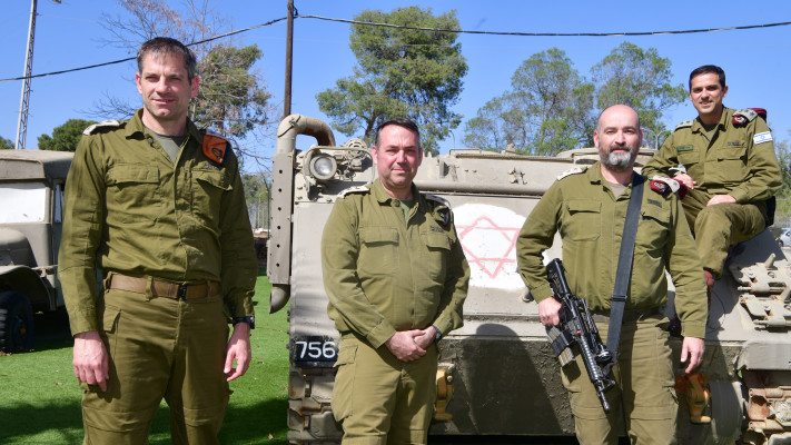 קציני רפואה צבאית, תל השומר (צילום: אבשלום ששוני)
