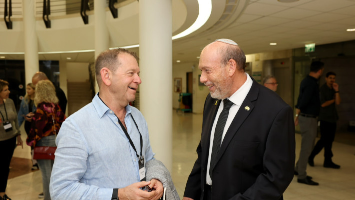 מתניהו אנגלמן ואורי סירקיס (צילום: איציק בירן)