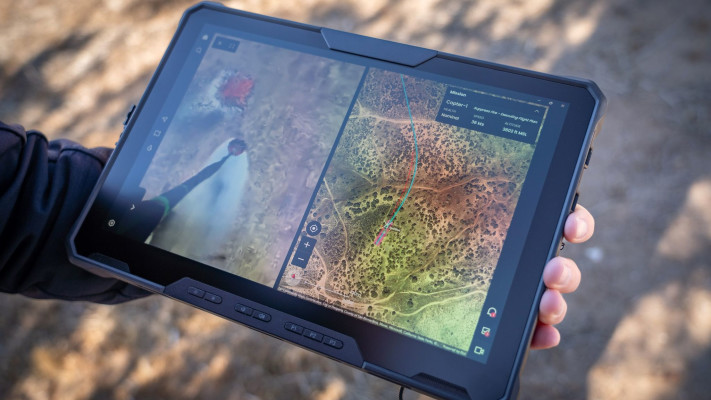 שליטה על מסוק בלק הוק לכיבוי שריפות