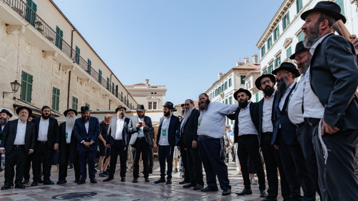רבנים ושלוחי חב''ד במונטנגרו (צילום: חב''ד)