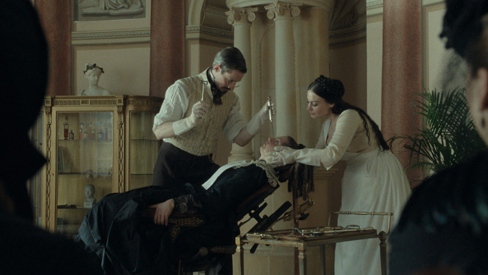 ''האחות המכוערת''